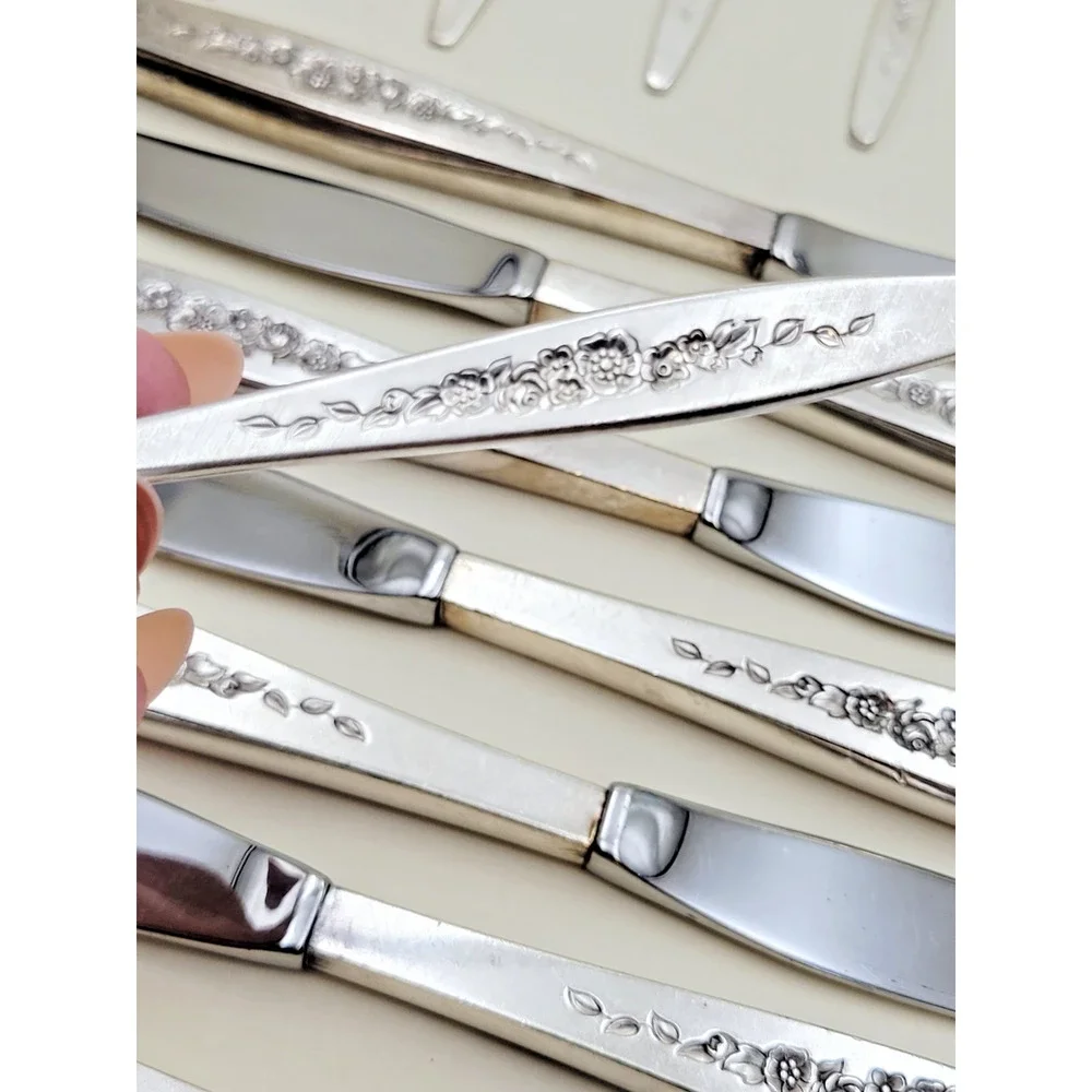 International Deep Silver LAUREL 46 Pc Wood Case Serving Utensils Embossed
